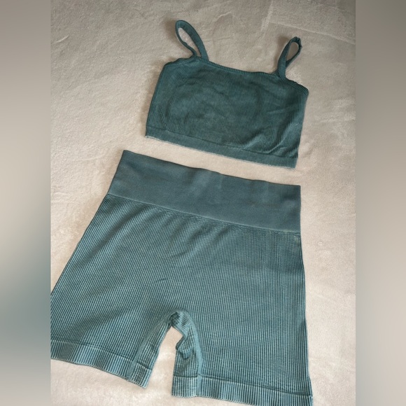 Colsie matching set in discontinued green color ✨ - Picture 1 of 4